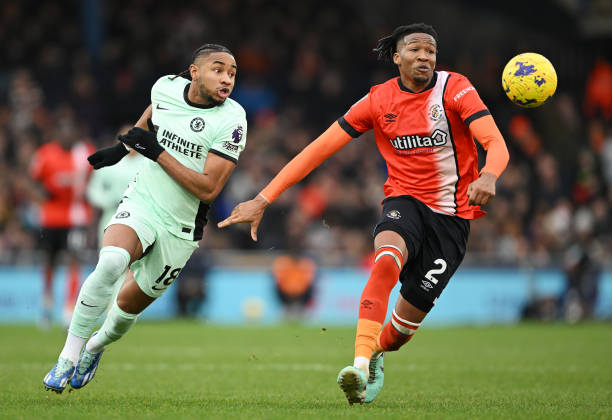 迫使雄鹿其 迫使雄鹿其